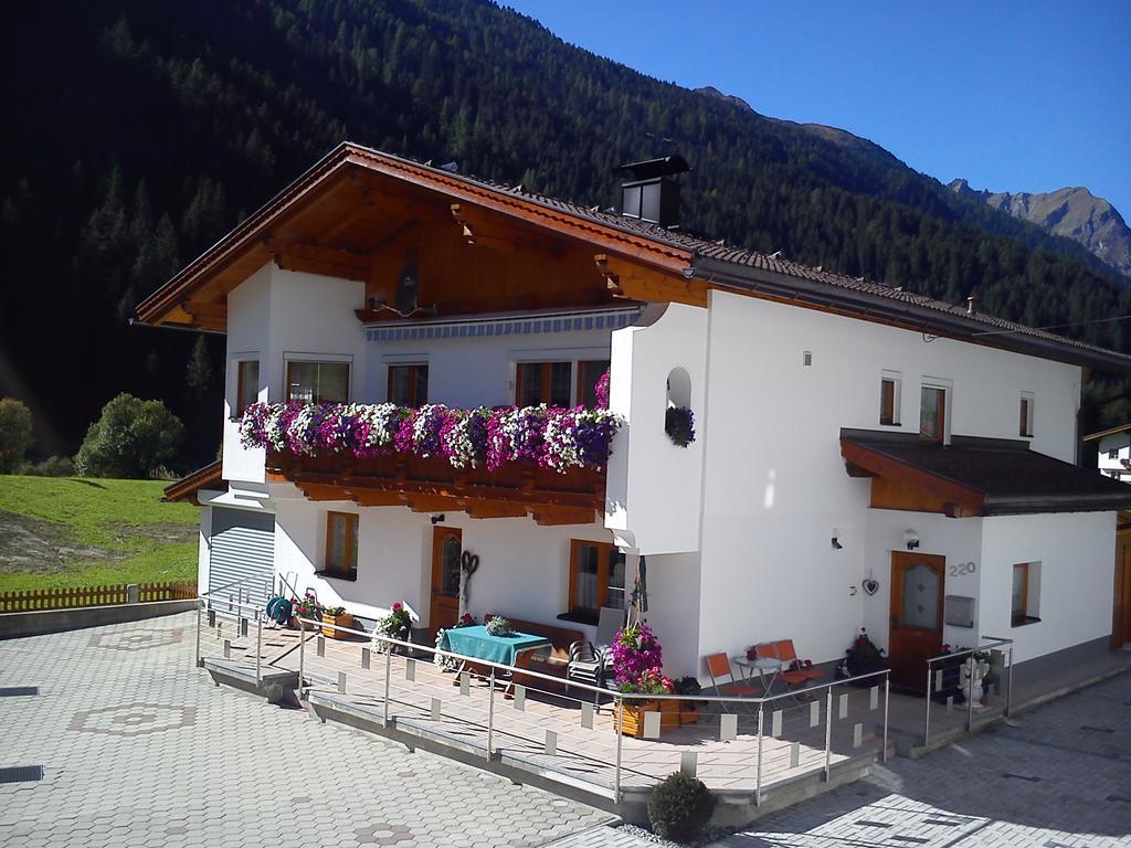 Apartment Familie Thomas Und Angelika Melmer Sankt Leonhard im Pitztal Eksteriør billede